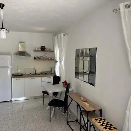 Apartament Kambi Himara